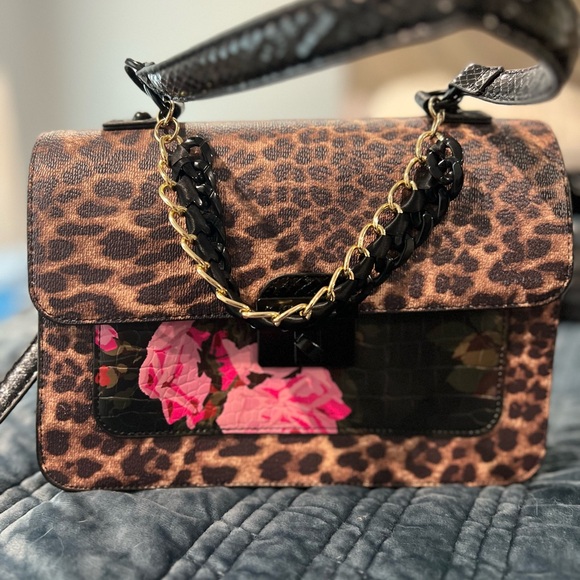 Betsey Johnson purse - Picture 2 of 3